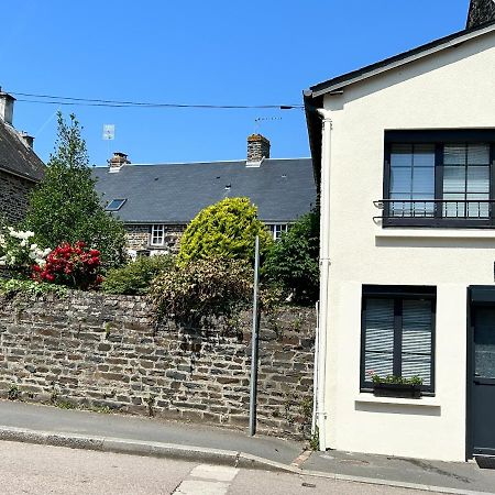 Pont-d'Ouilly La Petite Maison מראה חיצוני תמונה